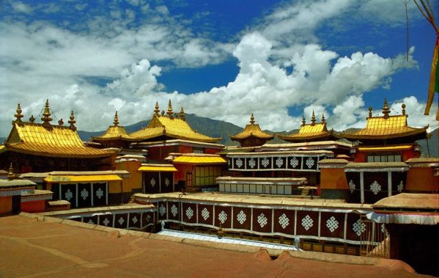 cung dien potala tay tang du lich trung quoc - Cung điện POTALA  - tòa thành cổ kính đặc sắc của Tây Tạng