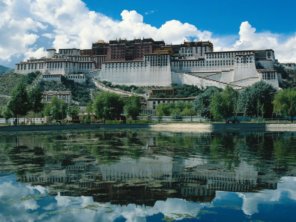 hung vi cung dien potala tay tang du lich trung quoc - Cung điện POTALA  - tòa thành cổ kính đặc sắc của Tây Tạng