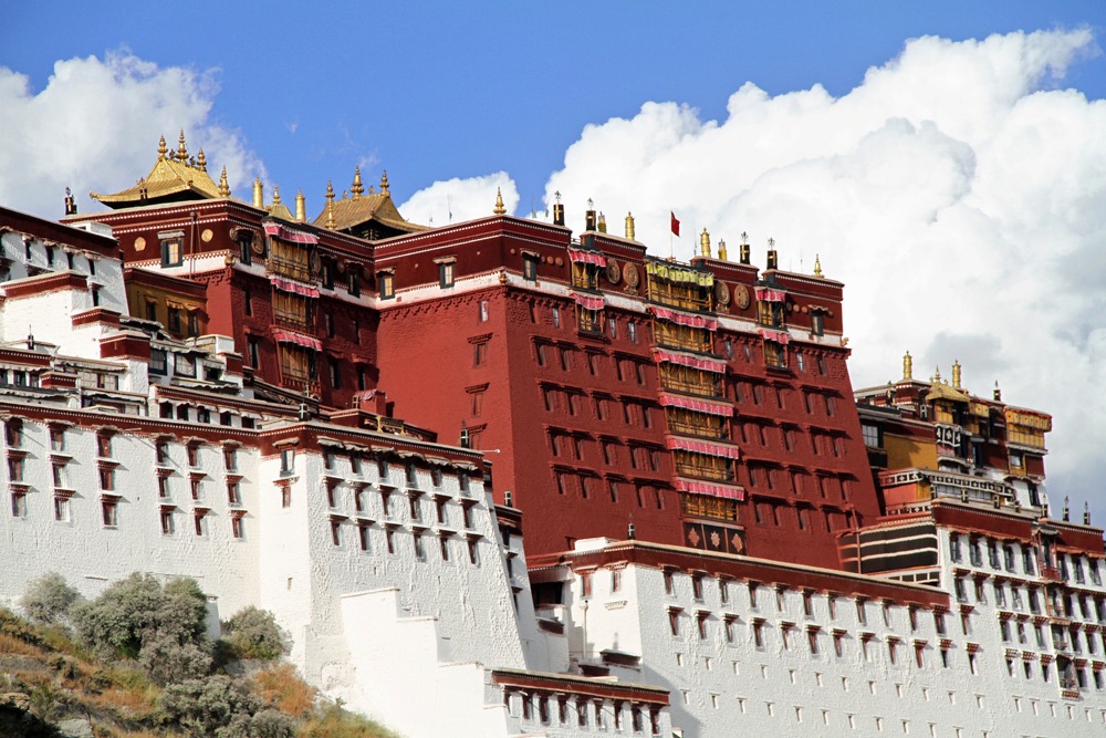 potala palace du lich trung quoc tay tang 2 - Cung điện POTALA  - tòa thành cổ kính đặc sắc của Tây Tạng