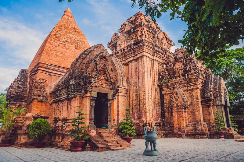 thap ba ponagar nha trang - Dắt túi kinh nghiệm du lịch Nha Trang 2020