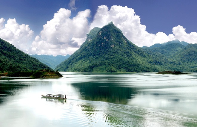 Ban quan ly1 - Na Hang - "Vịnh Hạ Long" tuyệt đẹp trên núi Tuyên Quang