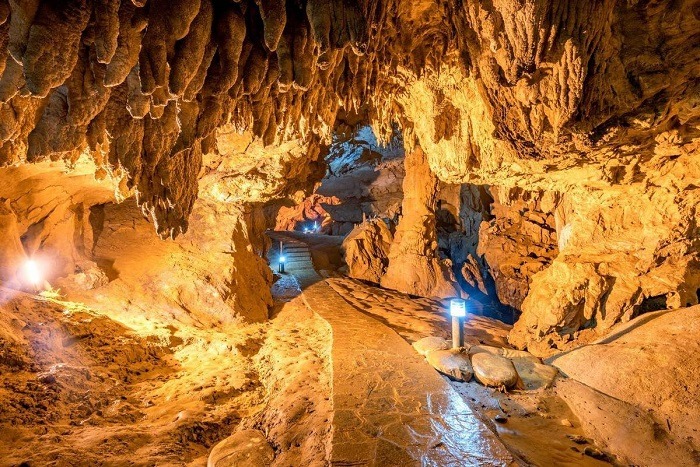 Dong Nguom Ngao flc - Tour trọn gói Hồ Ba Bể - Thác Bản Giốc - Động Ngườm Ngao - Suối Lê Nin